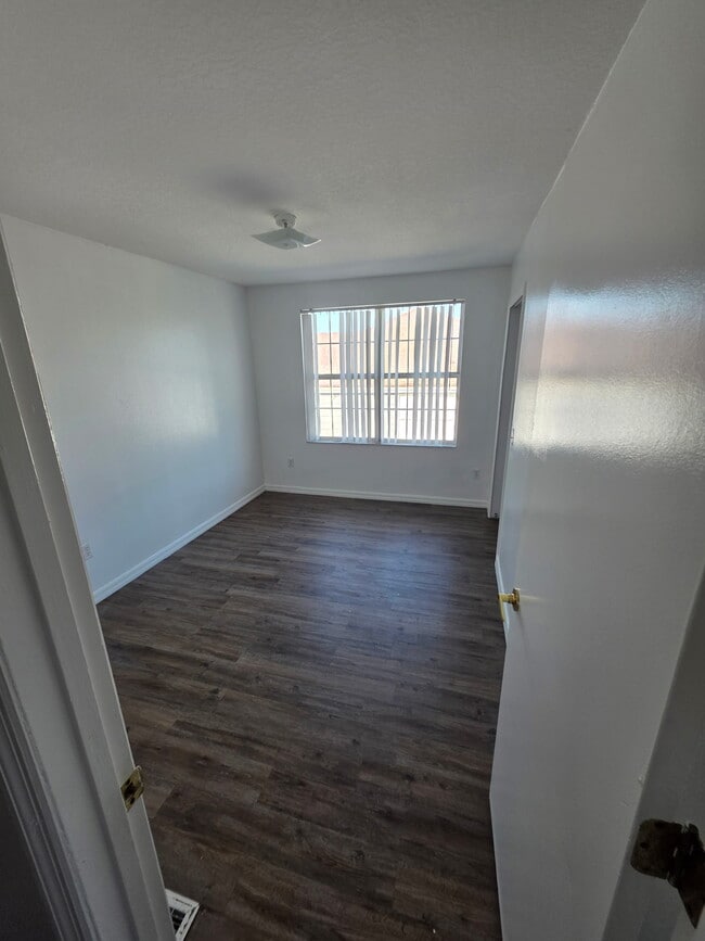 Building Photo - ICW-701 Caribbean Dr.