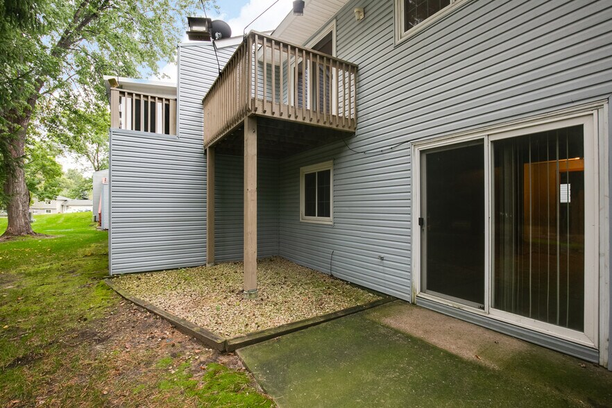 Building Photo - 12115 Drake St NW