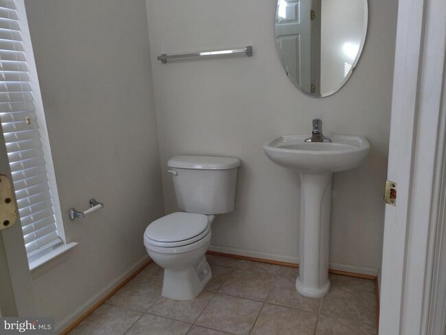 Building Photo - 4638 Odessa Dr