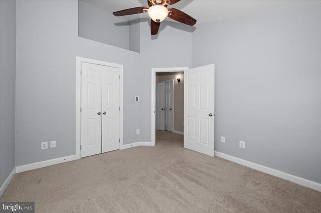 Building Photo - 4576 Fair Valley Dr