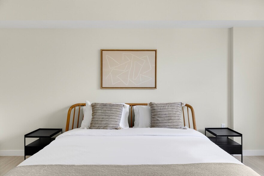 Building Photo - 3880 NE 6th Ave