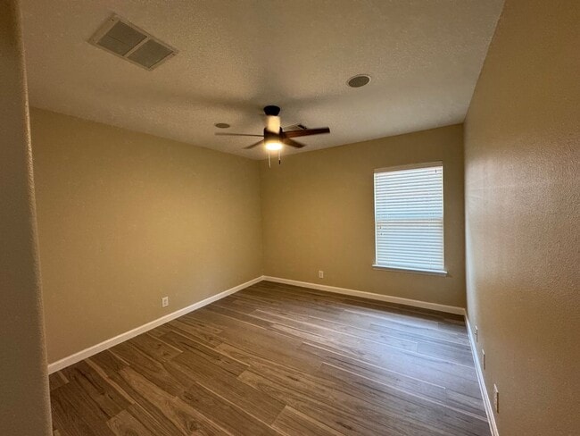 Building Photo - 20502 Wild Springs Dr
