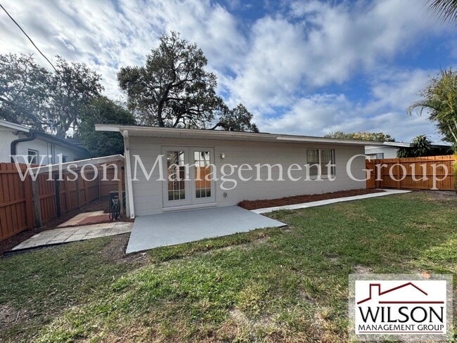 Building Photo - 623 Rugby St