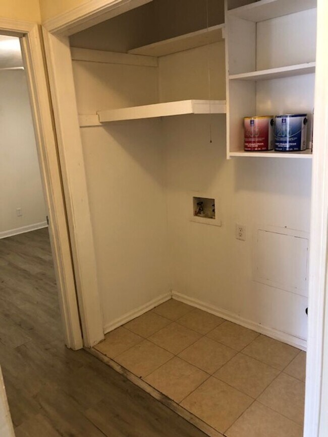 Building Photo - 2 bed 1 bath duplex in Watkinsville, Oconee County!