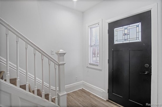 Building Photo - 671 Clairmount Ave