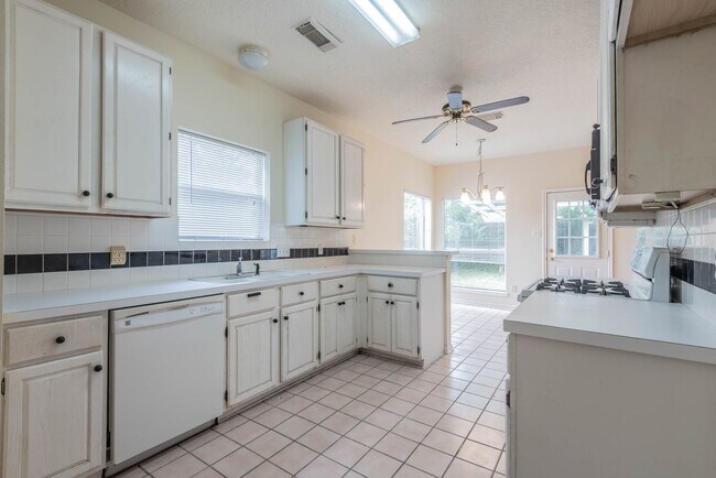 Building Photo - 17030 Macleish Dr