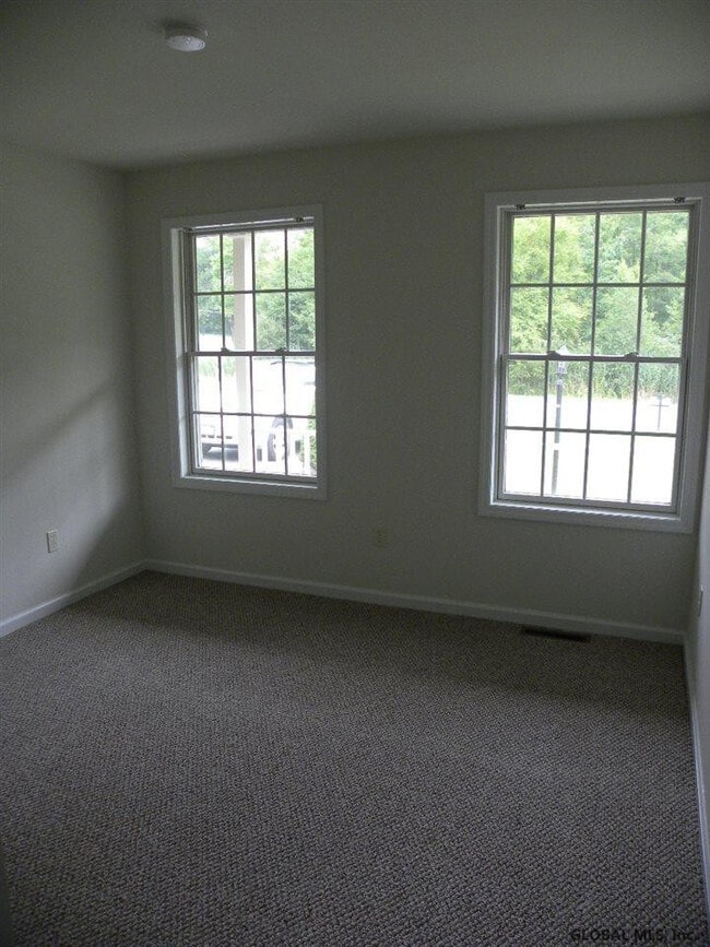 Building Photo - 2 Red Maple Ln