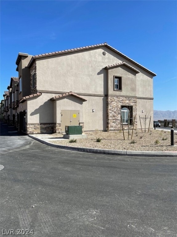 Building Photo - 6422 Spring Jog St
