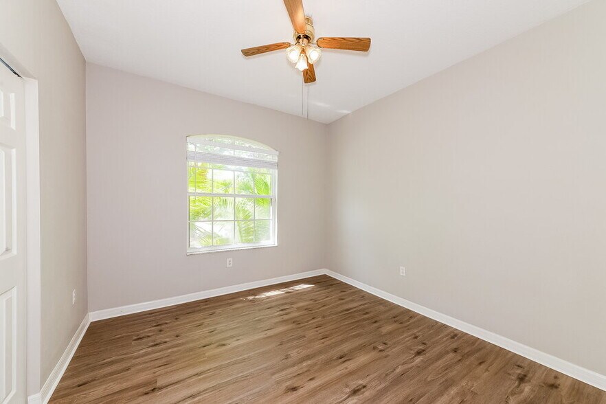 Building Photo - 1252 Millbrook Cir