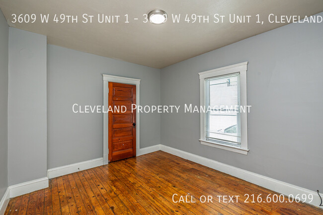 Building Photo - Renovated West Cleveland Duplex