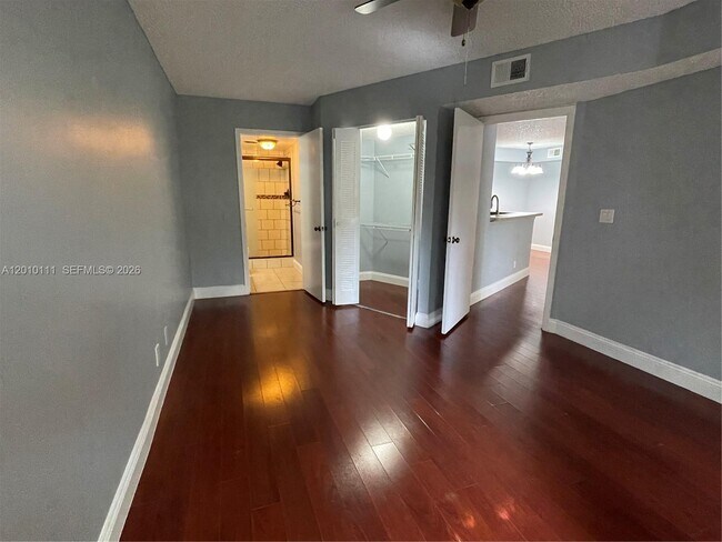 Building Photo - 9999 Summerbreeze Dr