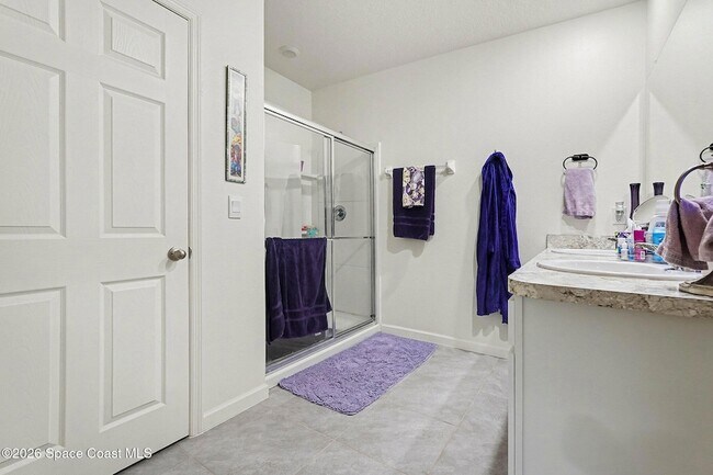 Building Photo - 543 Old Country Rd S E