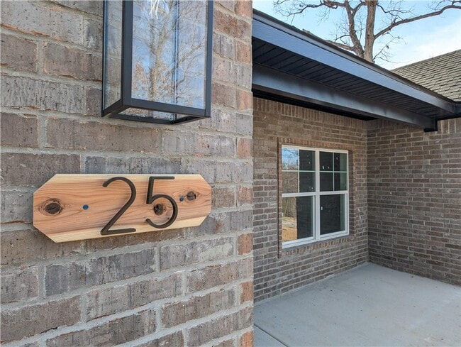 Building Photo - 25 Thornaby Dr