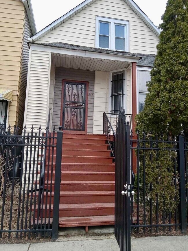 Primary Photo - 9611 S Ave L