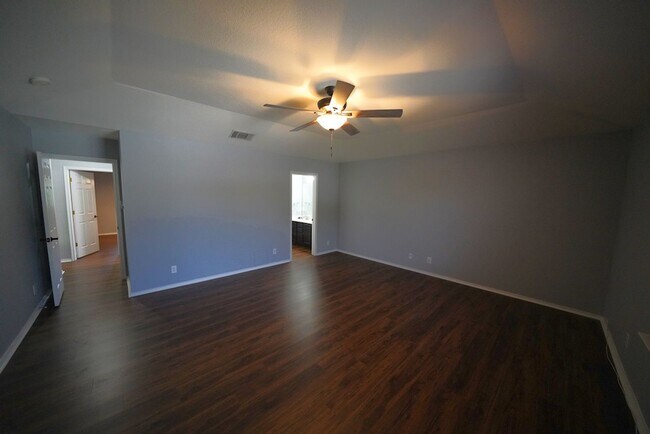 Building Photo - Lovely Cul-De-Sac Home in Schertz/Cibolo N...