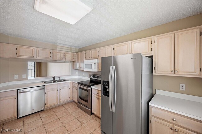 Building Photo - 7784 Emerald Cir