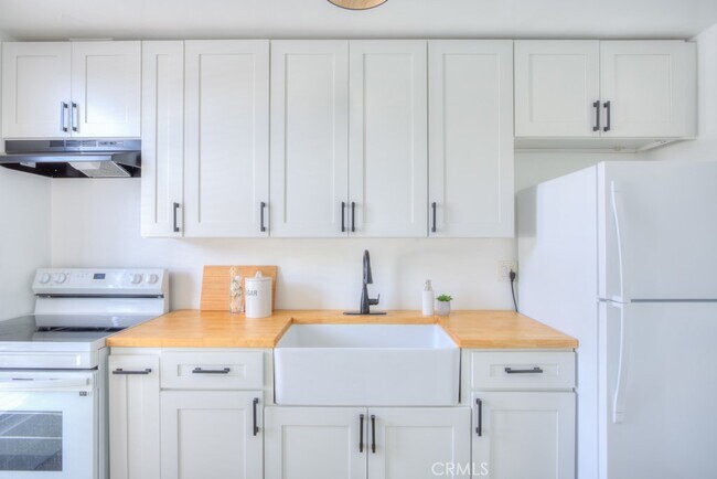Building Photo - 4255 5th St