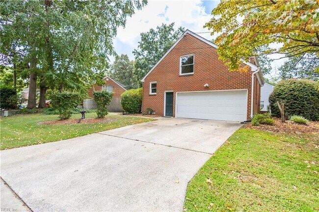 Building Photo - 4125 Duke of Gloucester Dr