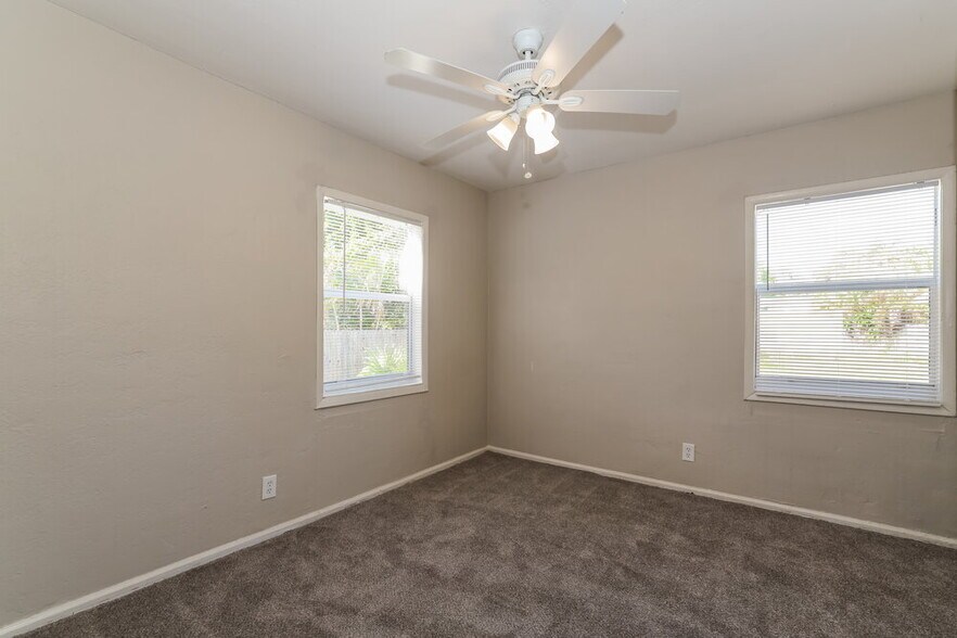 Building Photo - 831 C St