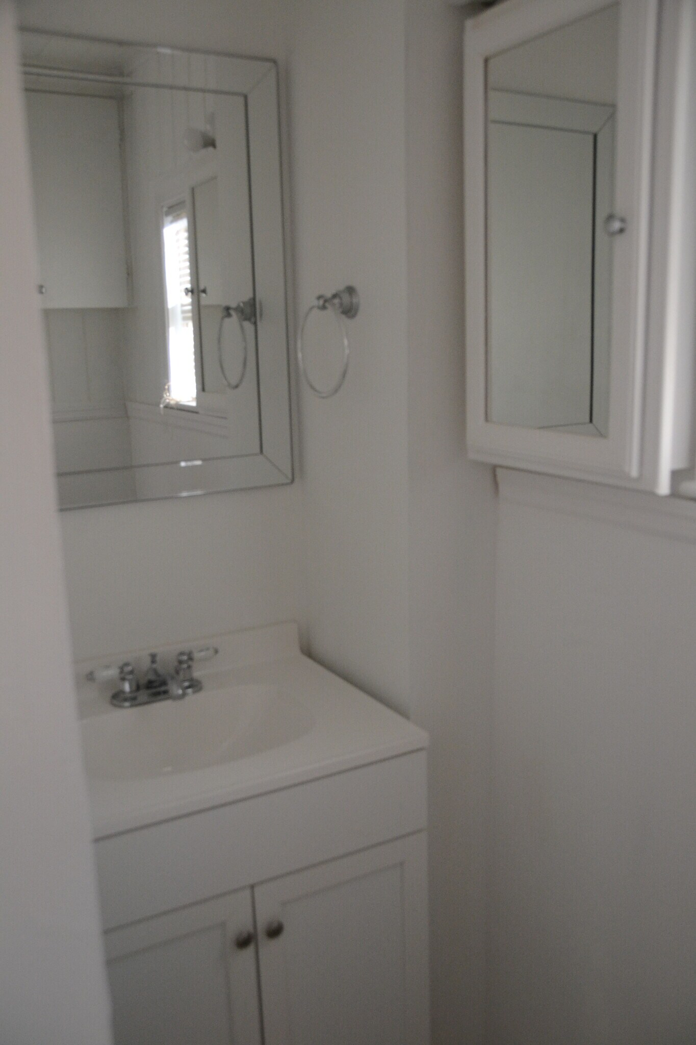 Building Photo - 817 Bay Street