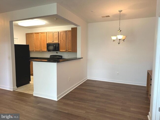 Building Photo - 6163 Willow Pl
