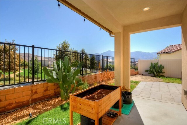 Building Photo - 24218 Hillcrest Dr