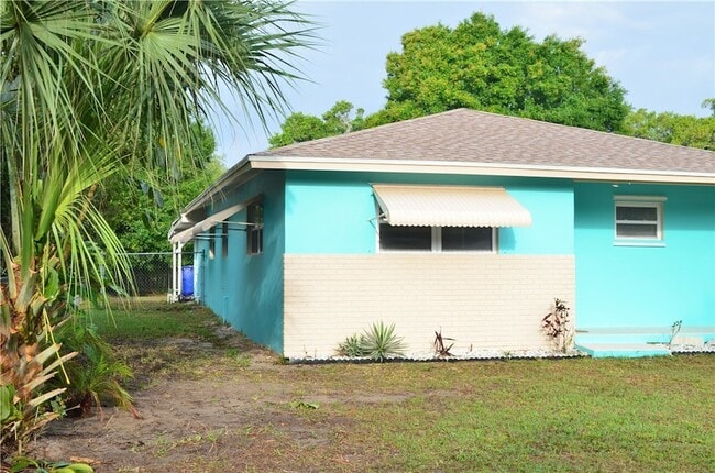 Building Photo - 1815 37th Ave