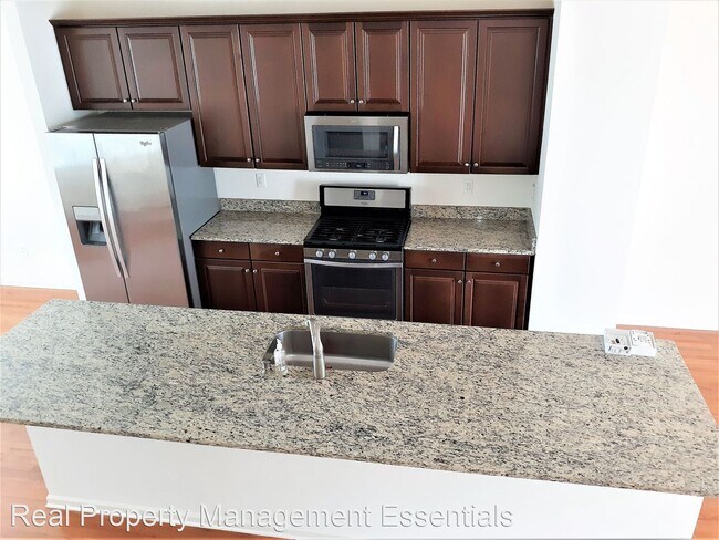 Building Photo - 4 br, 3.5 bath House - 508 Cobble Dr