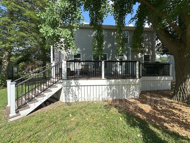 Building Photo - 310 Sycamore Rd