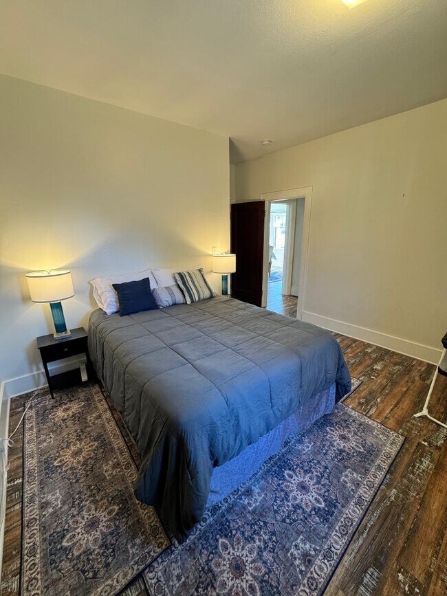 Building Photo - 2201 W State St