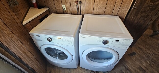 Building Photo - 7 Bert Rd