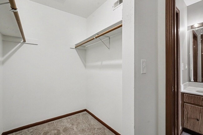 Building Photo - 219 Uteg St