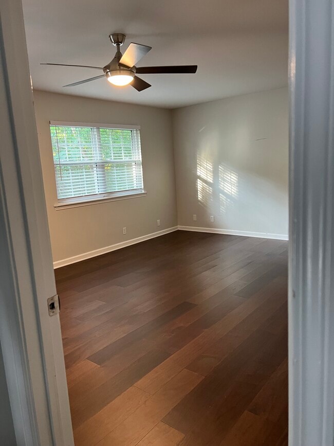 Building Photo - 353 Huntington Ridge Dr