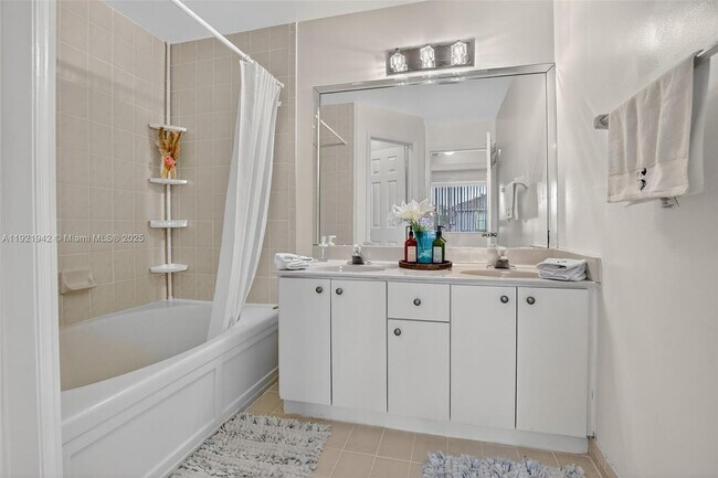 Building Photo - 14076 S Forest Oak Cir