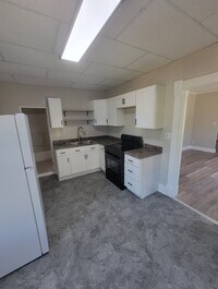 Building Photo - 516 2nd Ave S