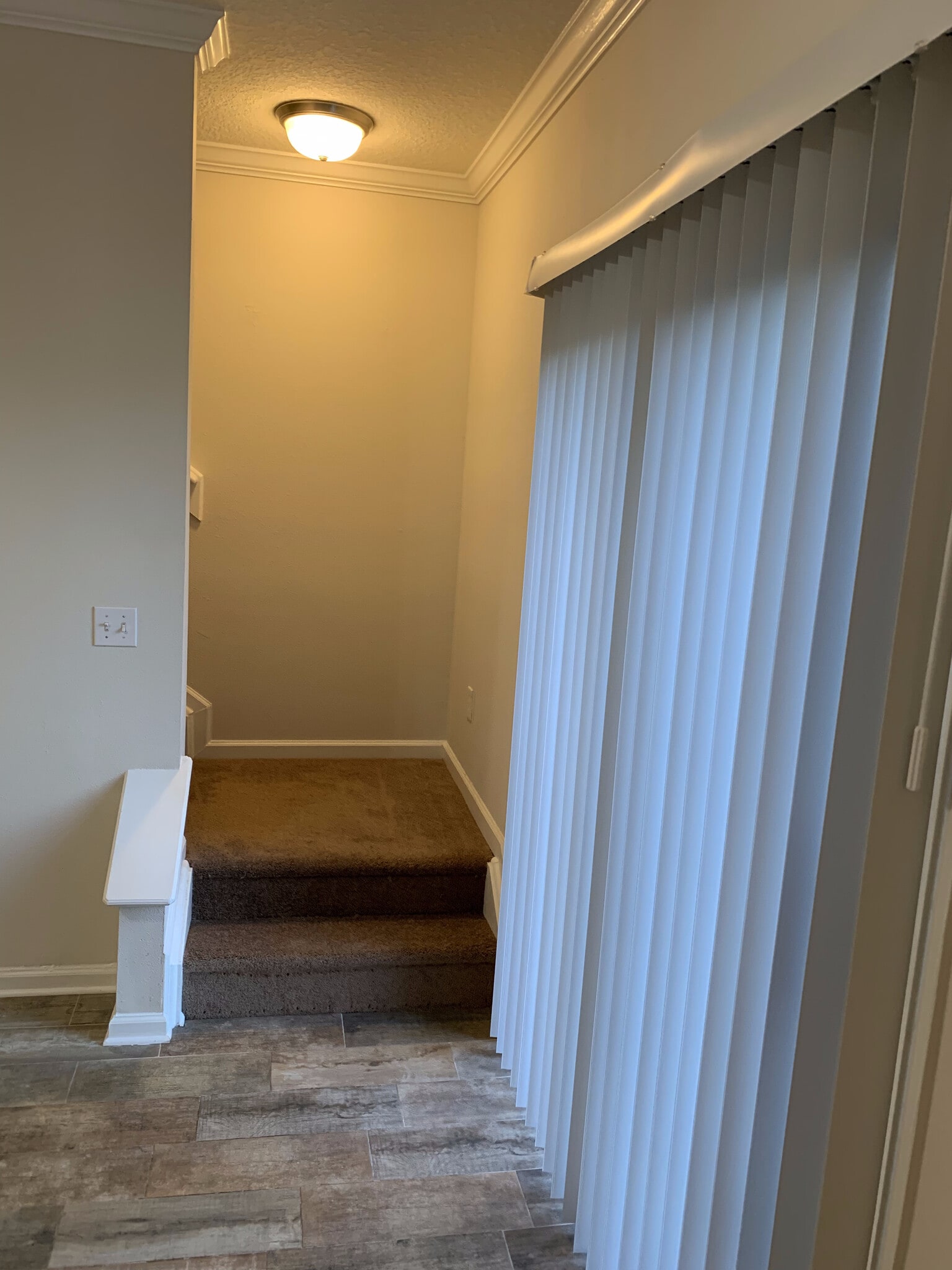 Building Photo - 389 Scrub Jay Dr