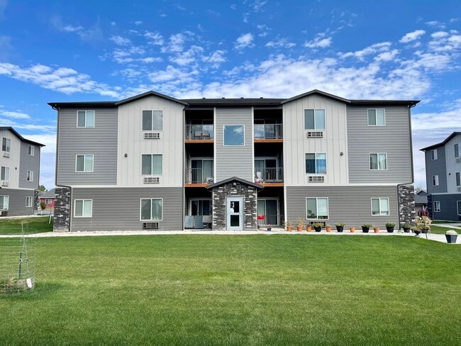 Building Photo - Champion Villas
