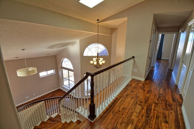 Building Photo - NE Heights Home