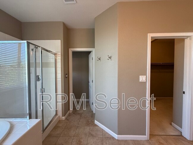 Building Photo - 637 Lavastone Dr