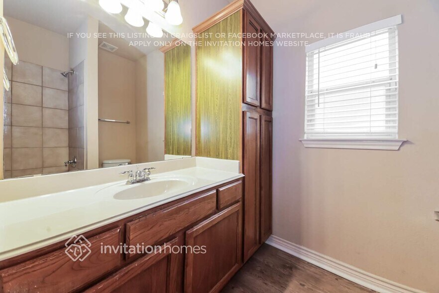 Building Photo - 1147 Clairemont Ln