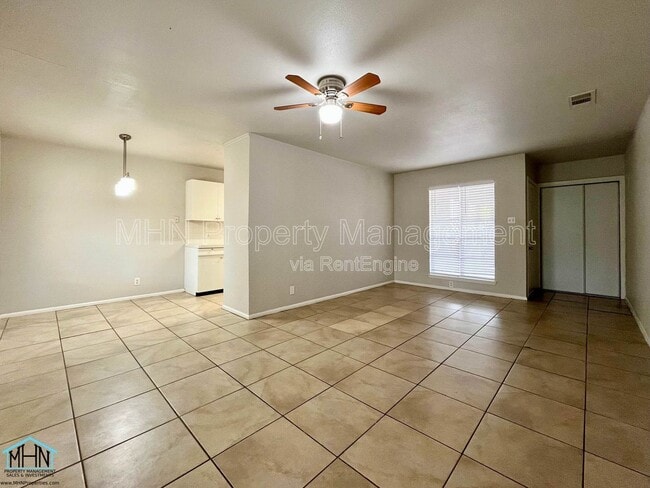 Building Photo - 944 Patricia Dr