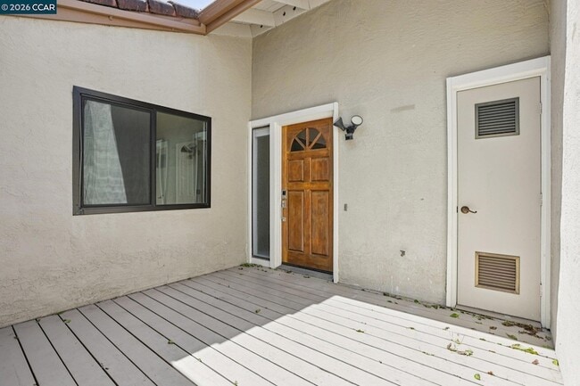 Building Photo - 1541 Moraga Way