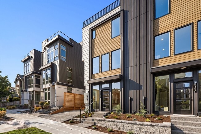 Building Photo - New Ballard Townhome