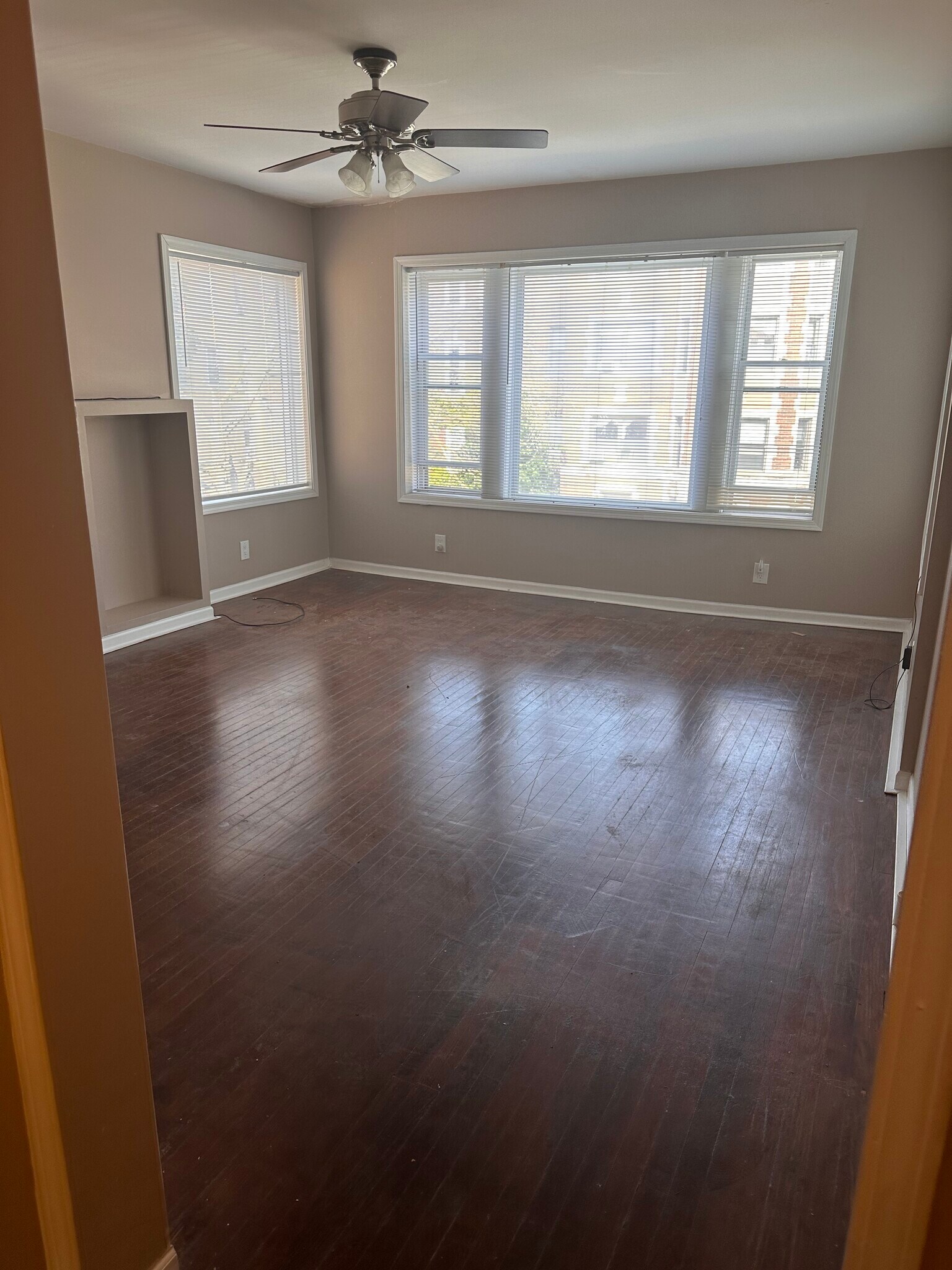 Hardwood flooring - 7948 S Drexel Ave