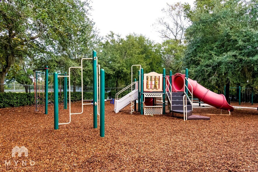 Building Photo - 100 Autumn Springs Ct W