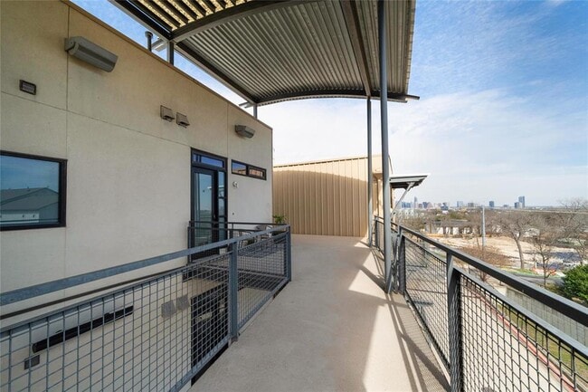 Building Photo - 2525 S Lamar Blvd