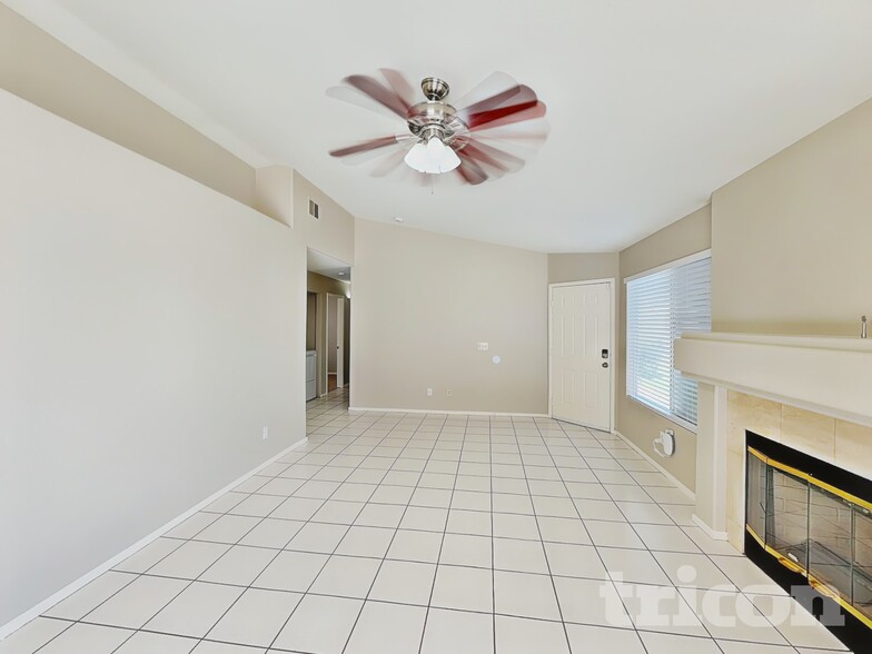 Building Photo - 5703 Roundrock Dr