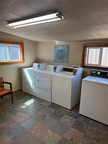 Building Photo - 625 Redbud Ln