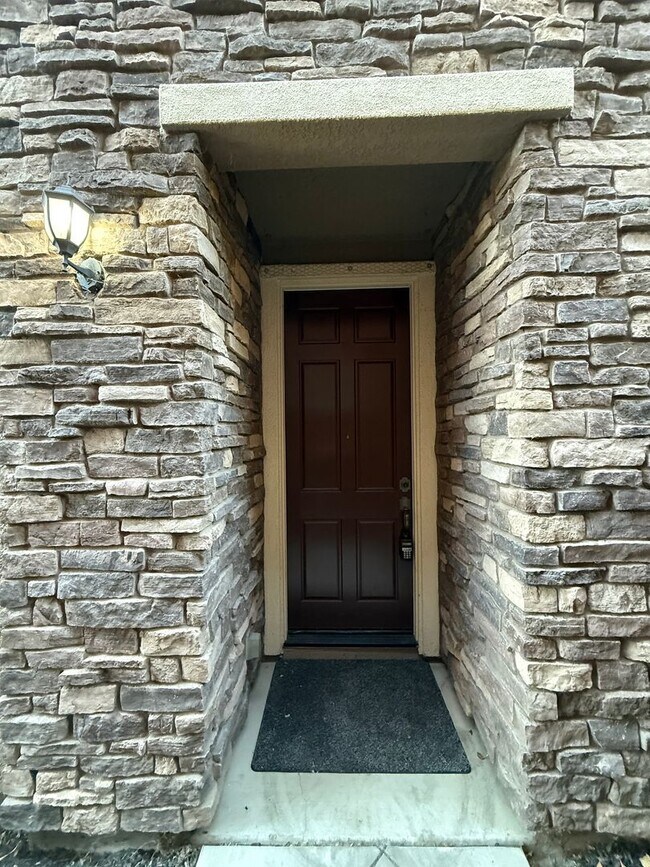Building Photo - 133 Summertime Ln