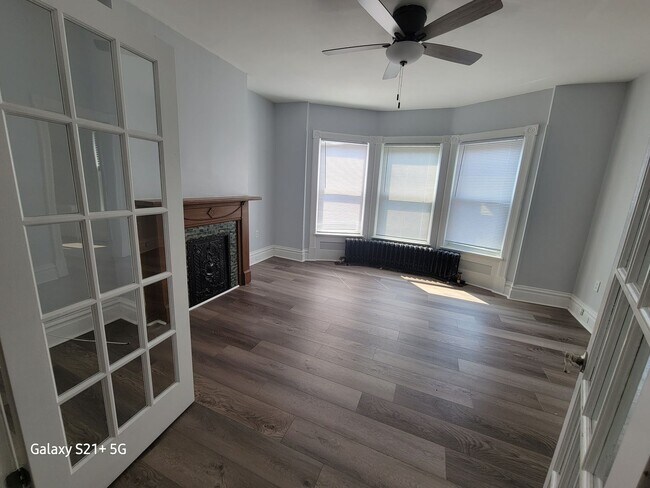 Primary Photo - 1324 1st Ave